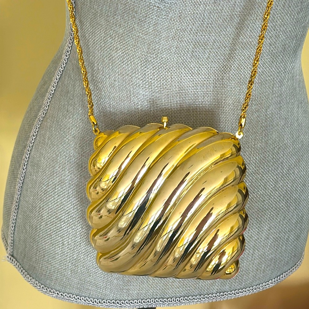Gold Chain Shoulder Bag